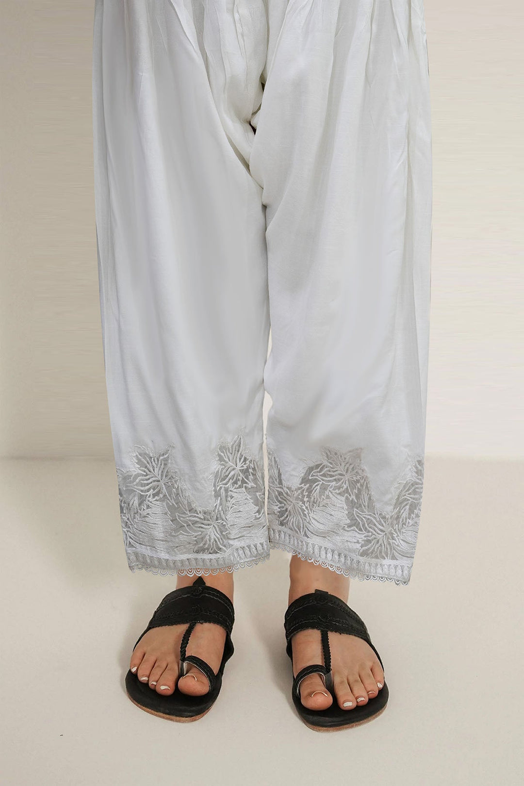 3158-DAISY EMBROIDERED SILK TROUSER STITCHED