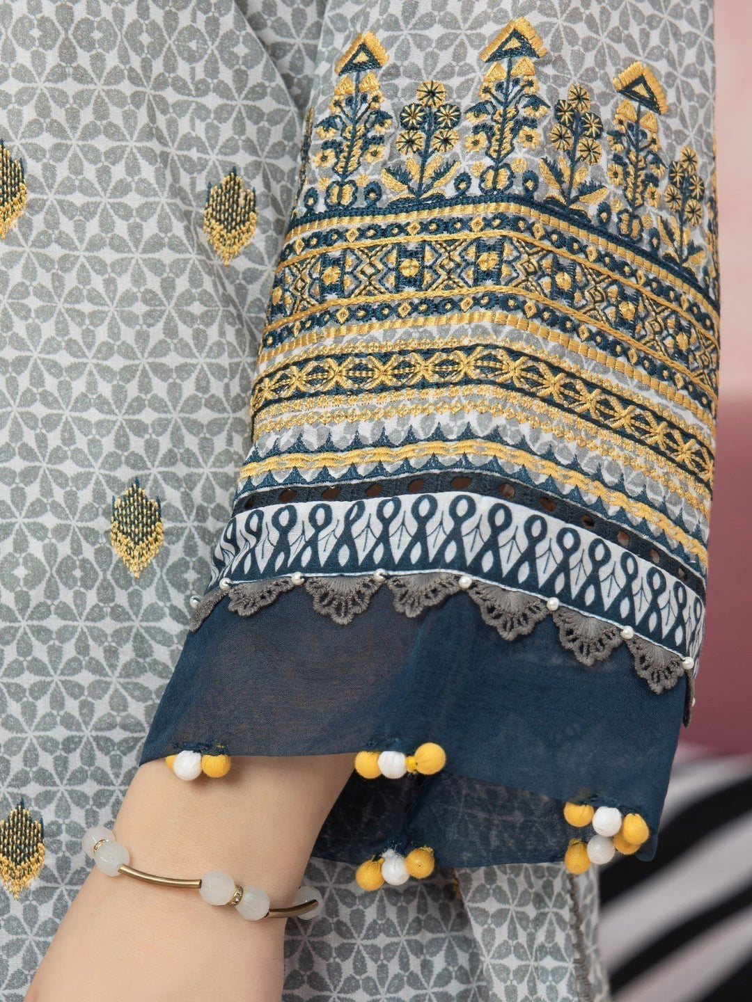 EWU22V1-26543 Unstitched Grey Embroidered Lawn 3 Piece