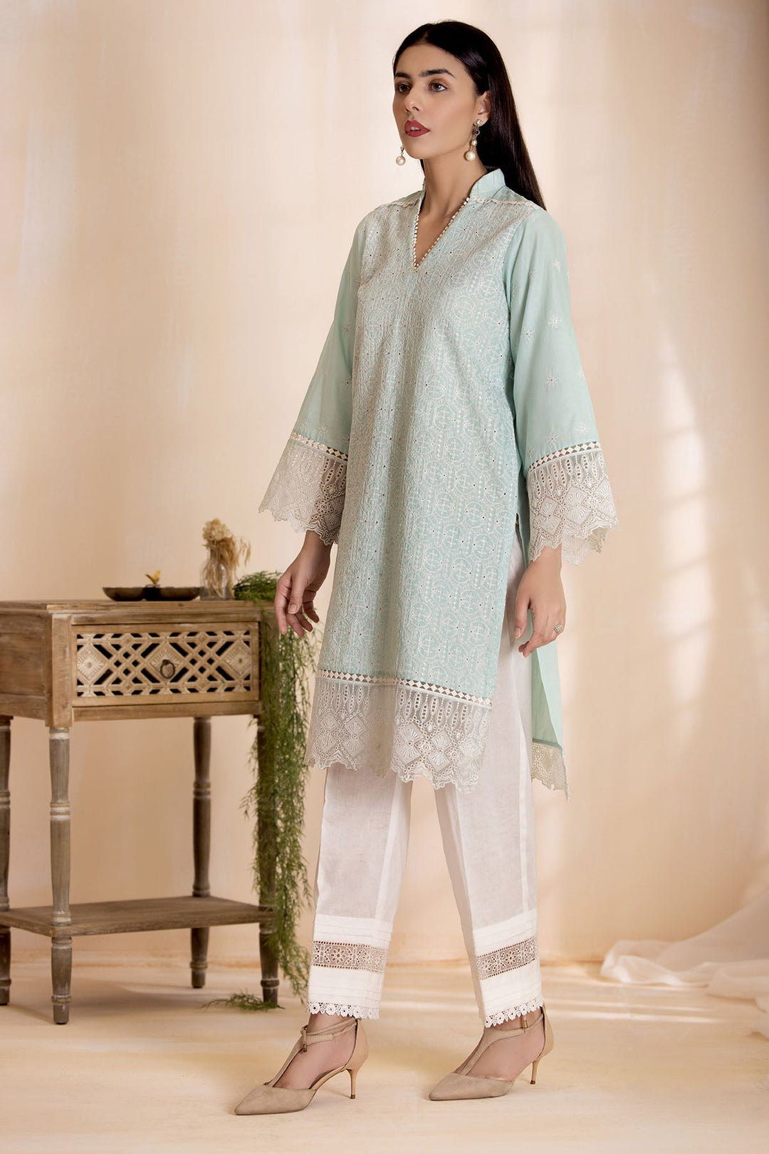 3409-VICTORIAN EMBROIDERED SCHIFFLI LAWN STITCHED