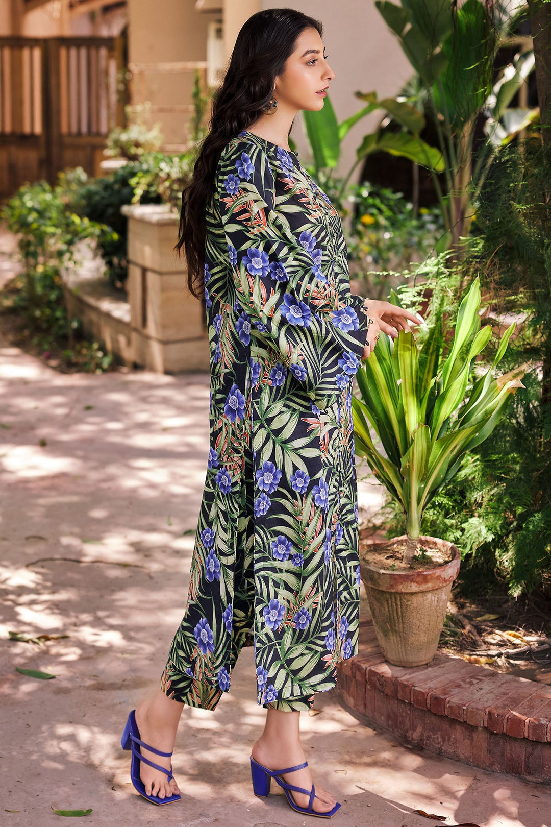 3647-PRINT-A DIGITAL PRINTED LAWN STITCHED