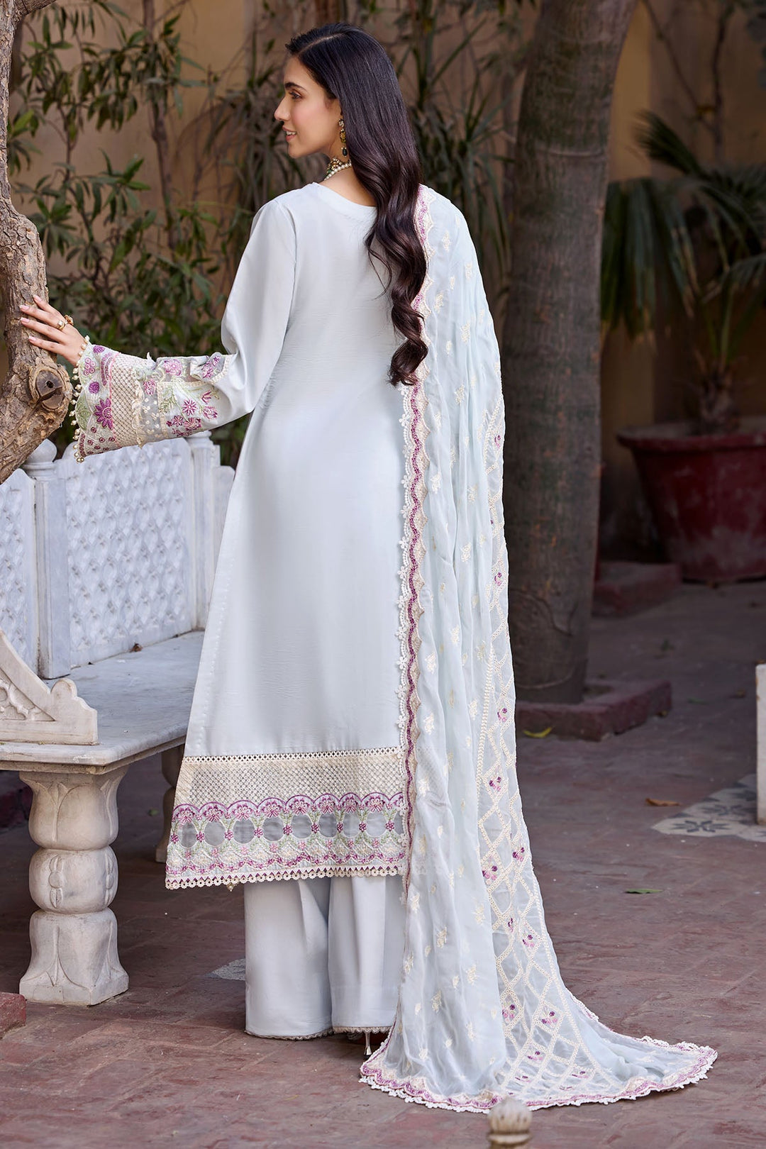 4056-ZOOHA EMBROIDERED LAWN UNSTITCHED