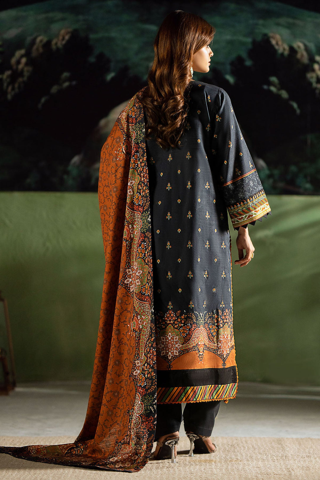 4384-MAHVE-HAYAT DIGITAL PRINTED KHADDAR STITCHED