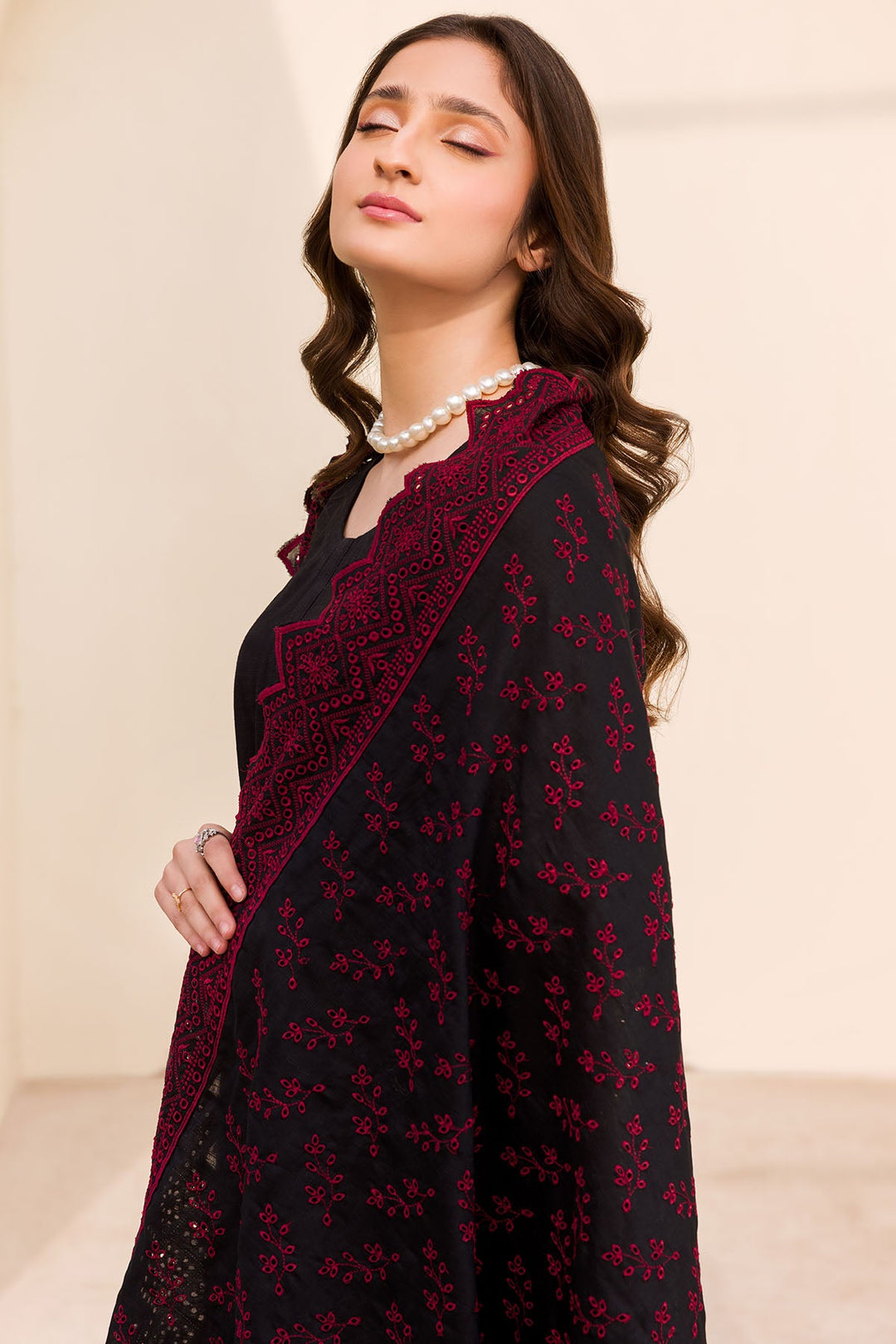 4508-LYLA EMBROIDERED KHADDAR SHAWL