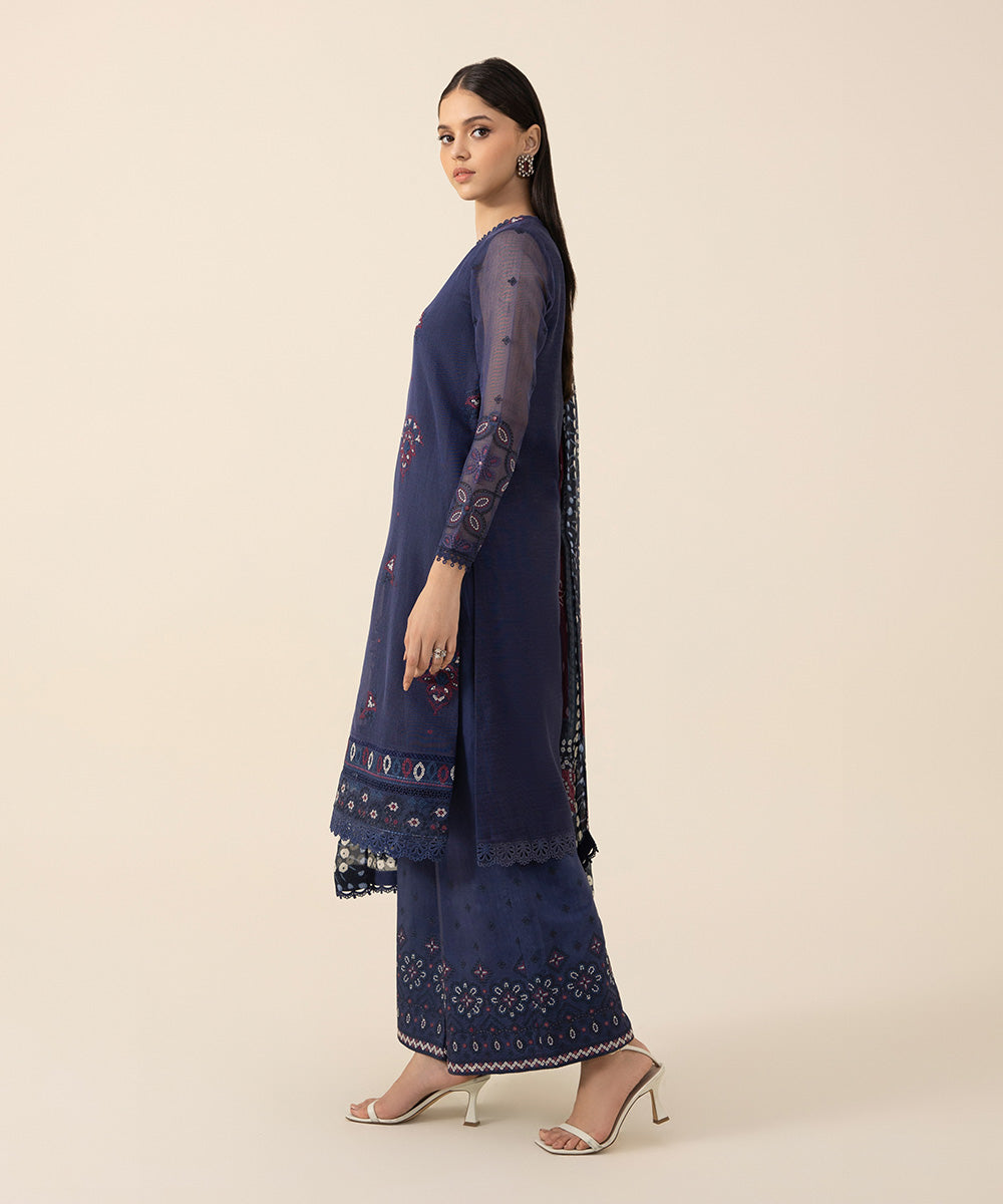 3 Piece - Embroidered Khaddi Net Suit